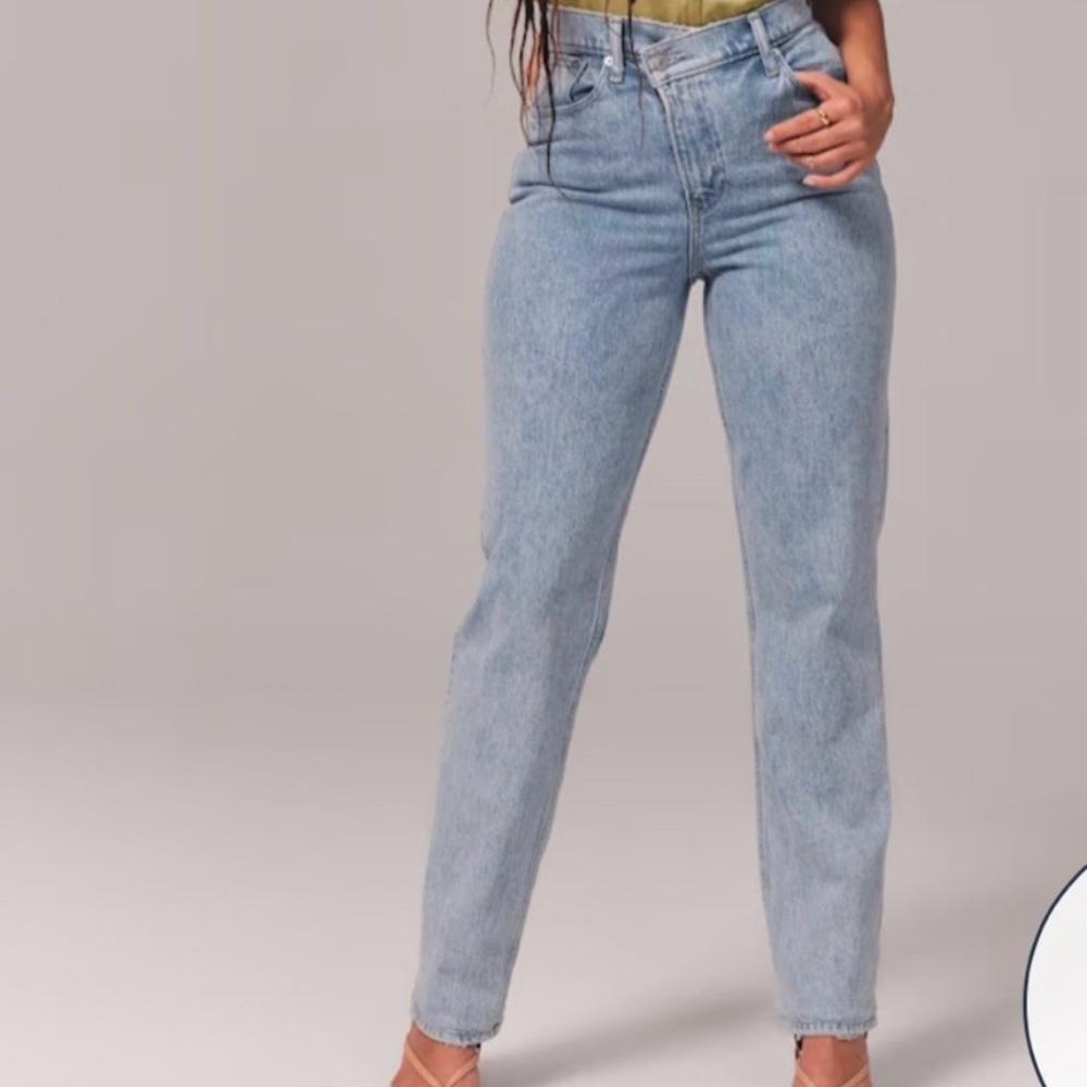Abercrombie & Fitch the 90s Straigh Ultra High Rise • Crossover Waist 28